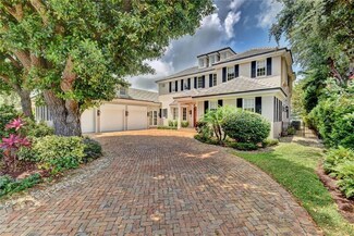 29 Cayuga Rd, Sea Ranch Lakes, FL 33308