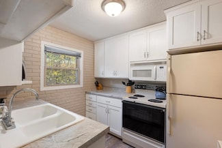 110282 Village Rd, Chaska, MN 55318