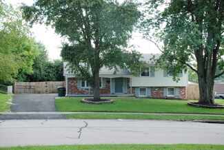 220 Loch Lomond Dr, Lexington, KY 40517