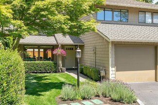 17528 NE 38th Ct Unit 14, Redmond, WA 98052
