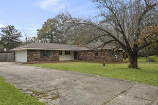 612 Lamar Ave, Hattiesburg, MS 39402