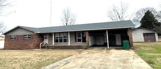 105 California Dr, Tuscumbia, AL 35674