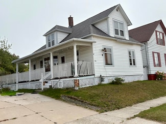 1713 Jackson St, Two Rivers, WI 54241