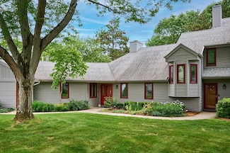 23 Mcintosh Dr, Amherst, MA 01002