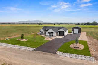 9857 Eleanor Ln, Emmett, ID 83617