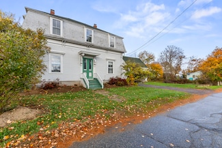 27 Gardiner St, Richmond, ME 04357