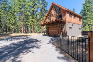 10854 Royal Crest Dr, Truckee, CA 96161