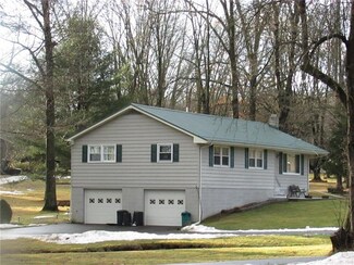 156 Woodland Dr, Pulaski, PA 16143