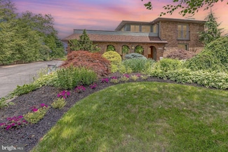 1375 Detwiler Dr, York, PA 17404