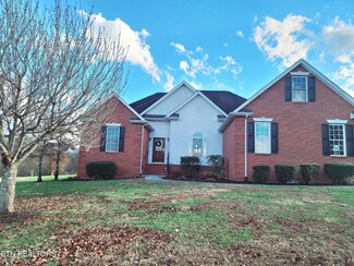 2406 Robin Ridge Dr, Maryville, TN 37801