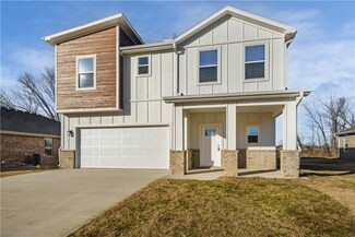 2070 Bluebonnet Ln, Centerton, AR 72719