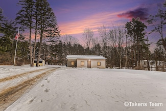 16654 148th Ave, Spring Lake, MI 49456