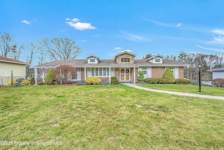 118 Sunset Rd, Roaring Brook Township, PA 18444