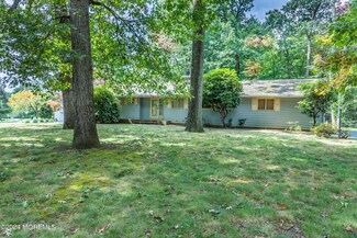 1 Robin Ct, Middletown, NJ 07748