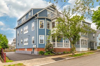 76 Leach St Unit 2, Salem, MA 01970
