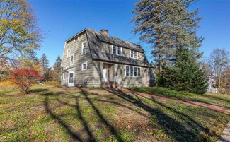 4 Garland St, Plymouth, NH 03264