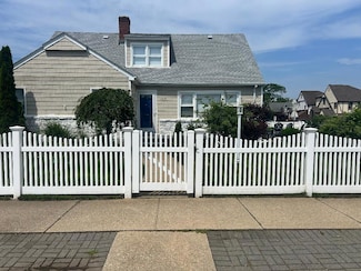 165 Franklin Blvd, Long Beach, NY 11561