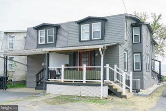 952 W Main St, New Holland, PA 17557