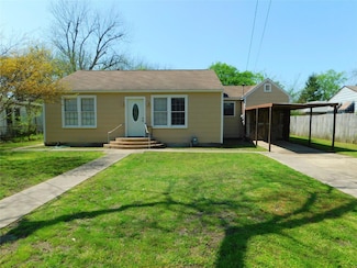 206 S Preston St, Wolfe City, TX 75496