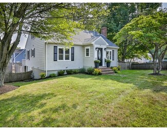 66 Winn St, Burlington, MA 01803