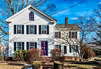 13 Holyoke St, Easthampton, MA 01027