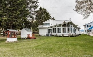 4308 N Grandview Beach Dr, Deckerville, MI 48427