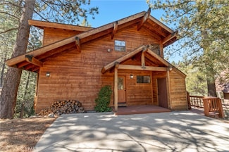 1505 Woodland Dr, Pine Mountain Club, CA 93225