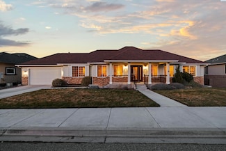 2204 W 50th Ave, Kennewick, WA 99337
