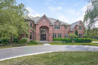 2061 Wood St, Inverness, IL 60067