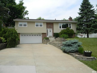 3522 N 2nd St, Clinton, IA 52732