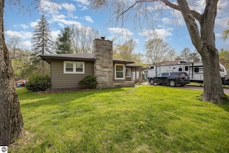 341 Lynn Ave, Ionia, MI 48846