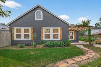 5610 Truett St, Houston, TX 77023