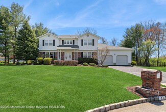 21 Dunn Dr, Marlboro, NJ 07746