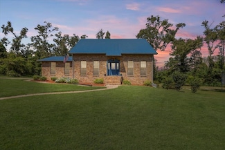 402 NW Cantey Ave, Madison, FL 32340