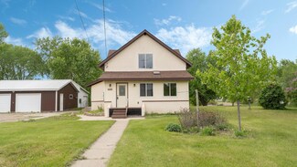 741 Riverside Rd, Holdingford, MN 56340