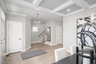 2 Willow Ln, Parsippany-Troy Hills, NJ 07054