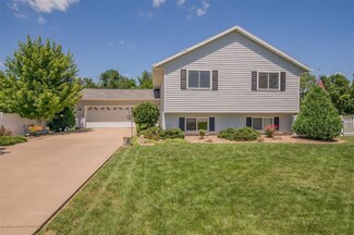 112 Stephen St, Palo, IA 52324