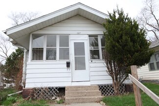 1217 N Adams St, South Bend, IN 46628