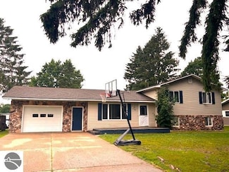 401 Sunnyside St, Mancelona, MI 49659
