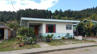 271 Cherry Ln, Rio Dell, CA 95562