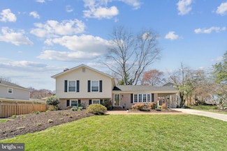 1903 Leo Ln, Alexandria, VA 22308