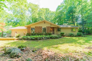 54 Timber Ln, Avon, CT 06001