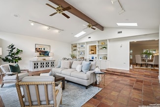 419 Woodcrest Dr, San Antonio, TX 78209