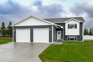 307 7th Ave SW, Surrey, ND 58785