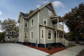 3 Ashley St, Springfield, MA 01105
