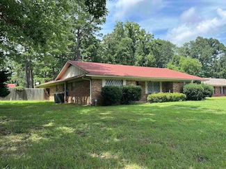2005 Wellington Dr, Pine Bluff, AR 71603