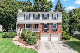 611 Meade Dr, Coraopolis, PA 15108