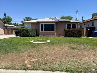 1805 Morgan Ln, Bakersfield, CA 93306