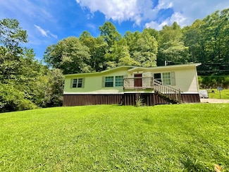 73 Hillside Dr, Forest Hills, KY 41527