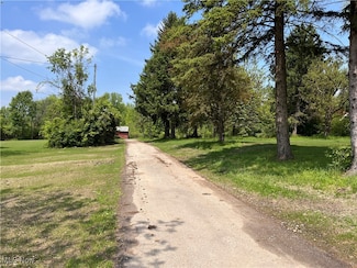 8986 Fairmount Rd, Novelty, OH 44072